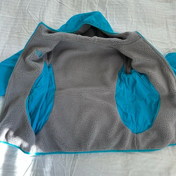 The North Face Hooded Fully Lined Blue Puffer Waterproof Jacket Girls L 14-16 - Picture 9 of 10